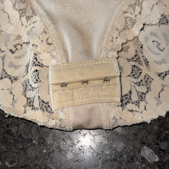 Nude Lace Trim Shapewear - Picture 4 of 6